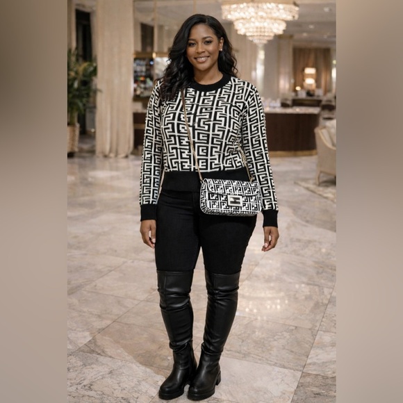 Debut Black & White Logo Knit Crop Sweater - Picture 2 of 5